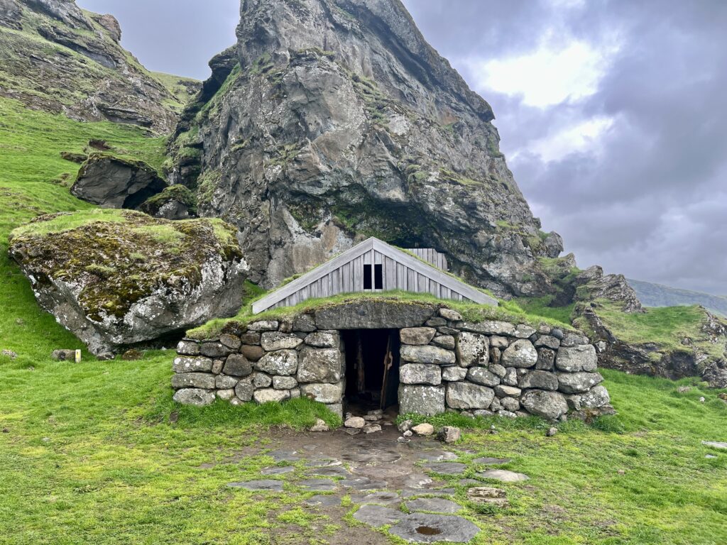 Rutshellir Cave, Iceland